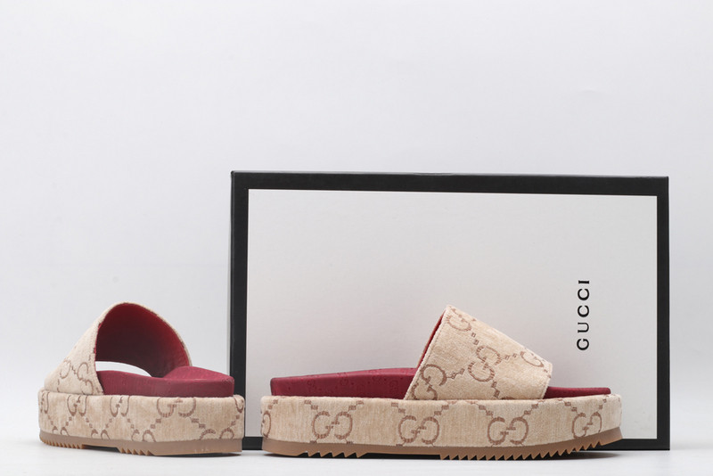 g*u*i sandals