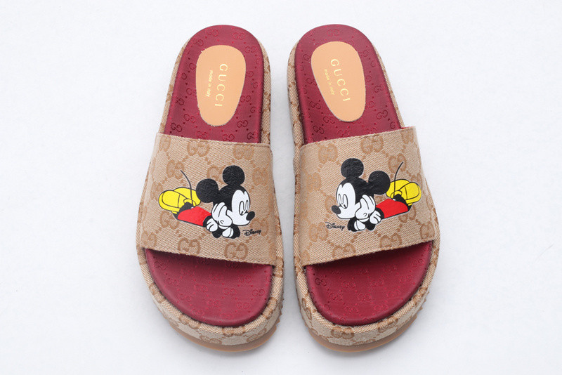 g*u*i sandals