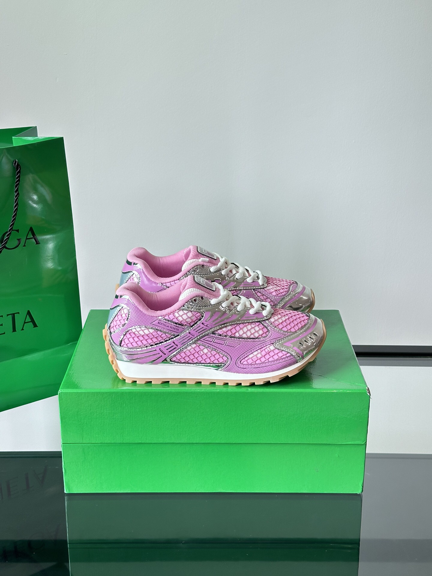 b0tt*ga Ven*ta orbit sneaker