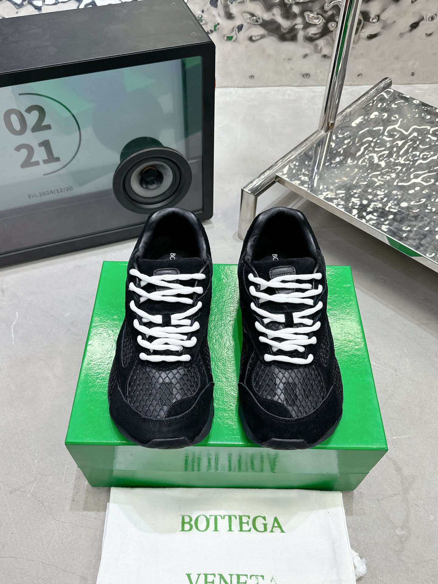 b0tt*ga Ven*ta orbit sneaker