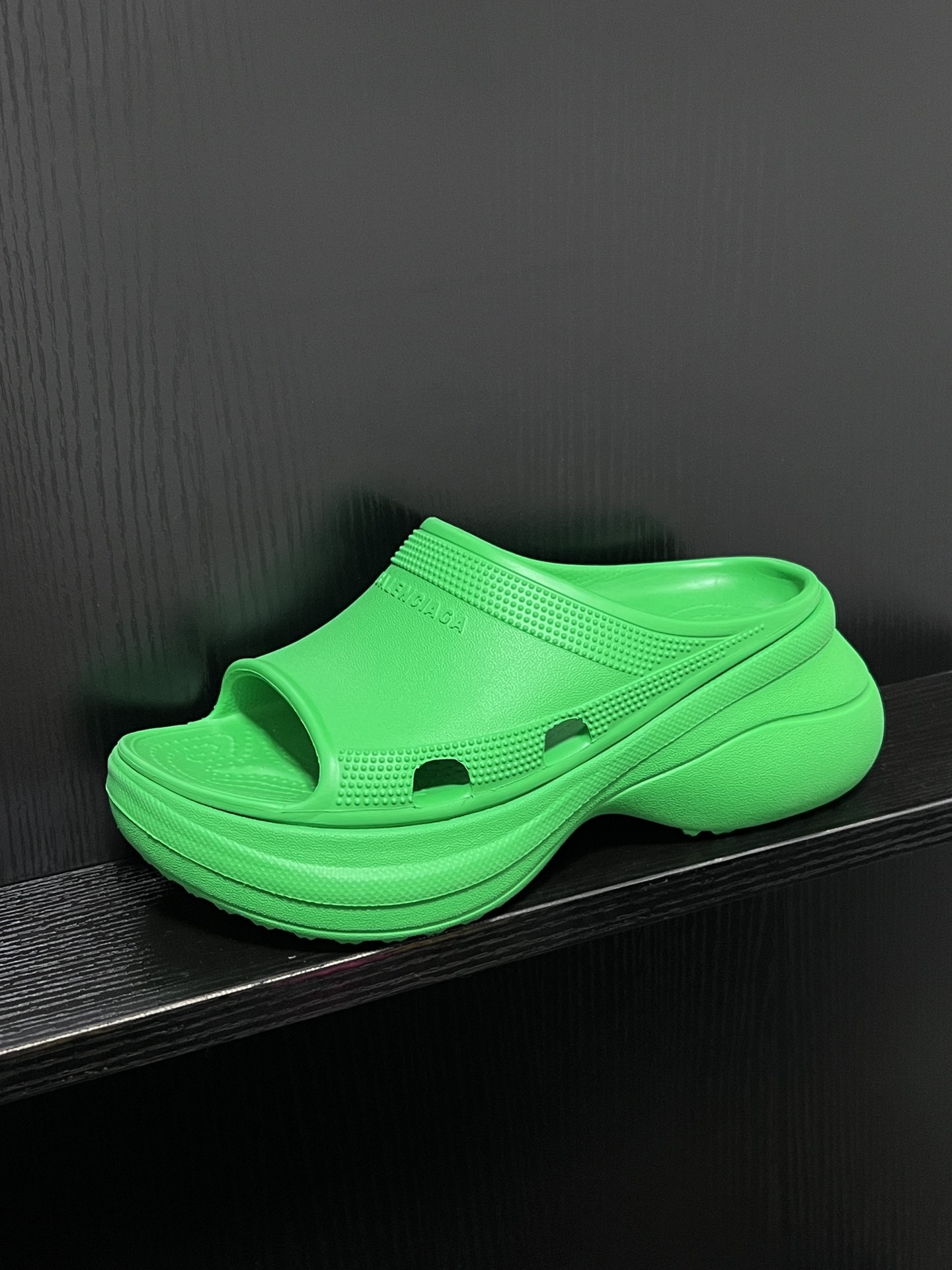 Ba1en*iaga slide