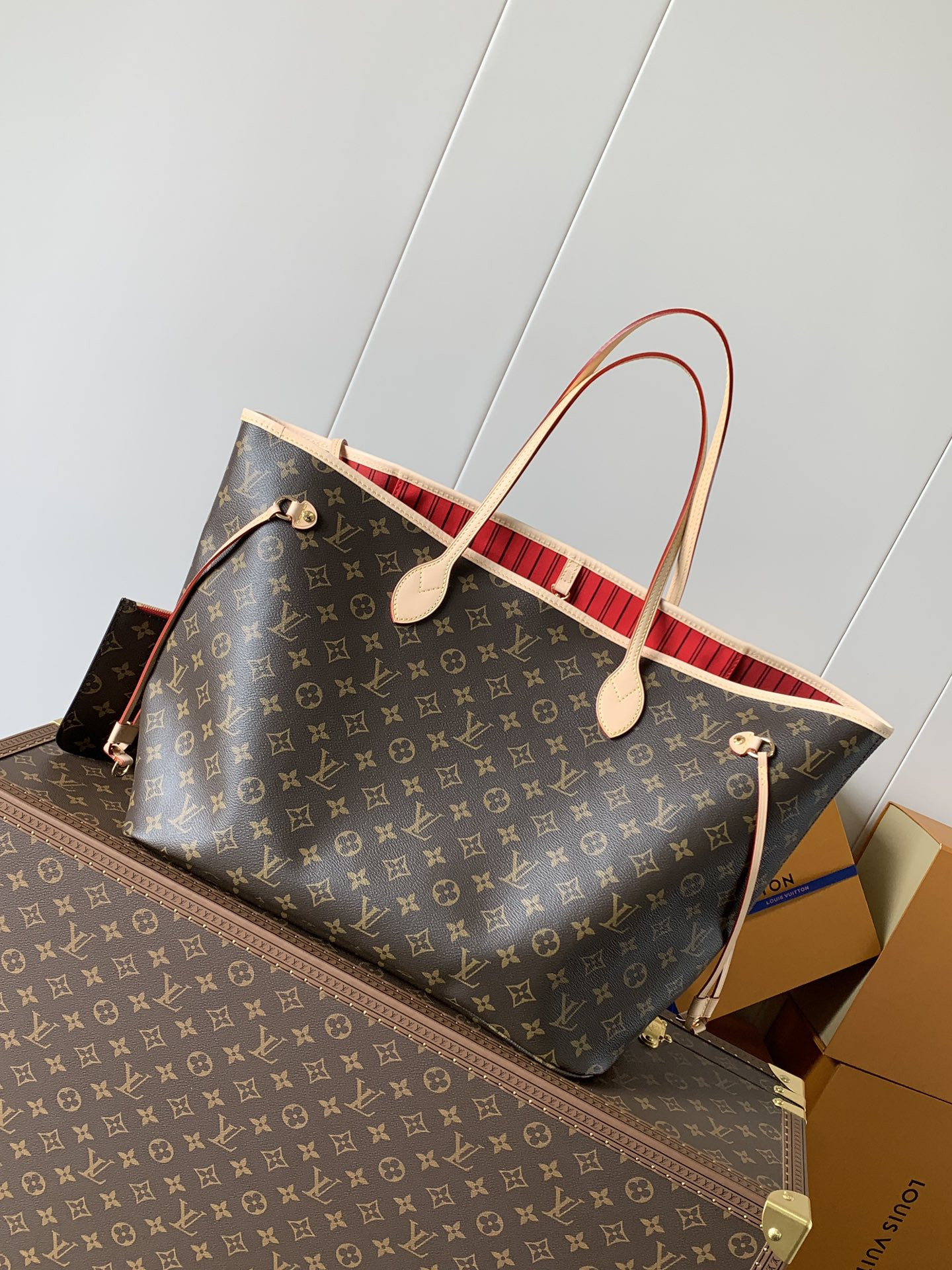 LVT PURSE GM