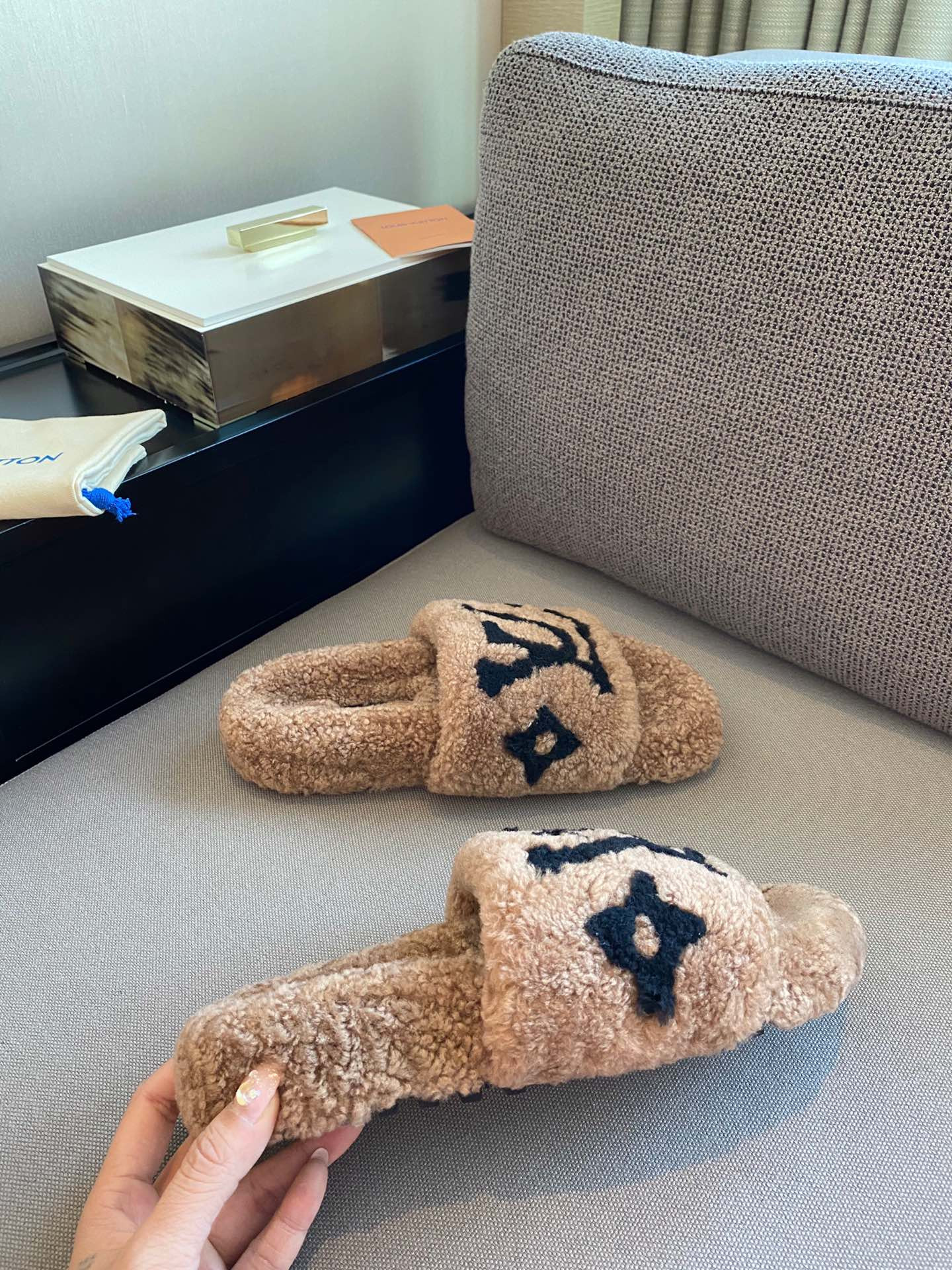 lvt sandals