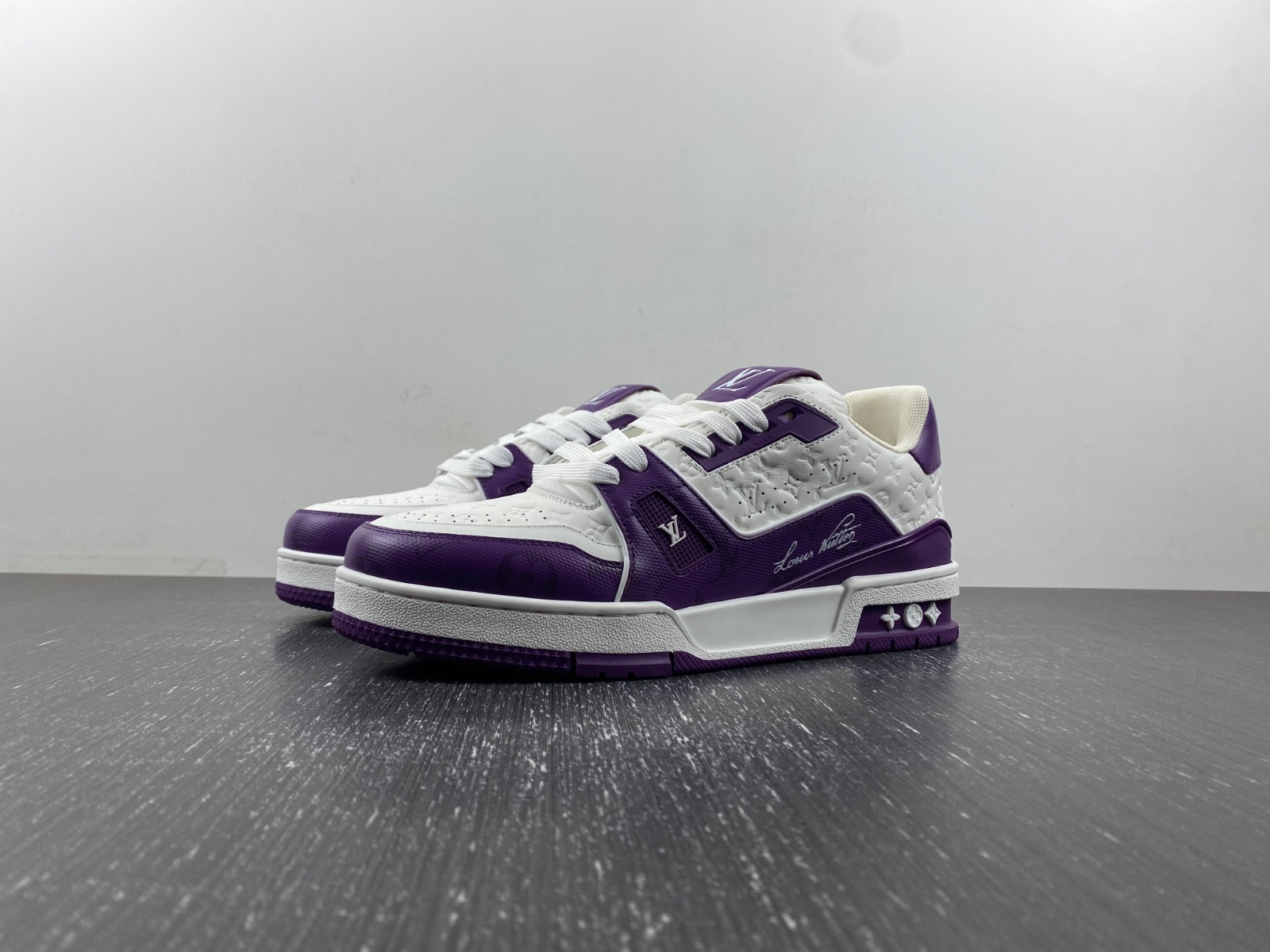 lvt sneakers