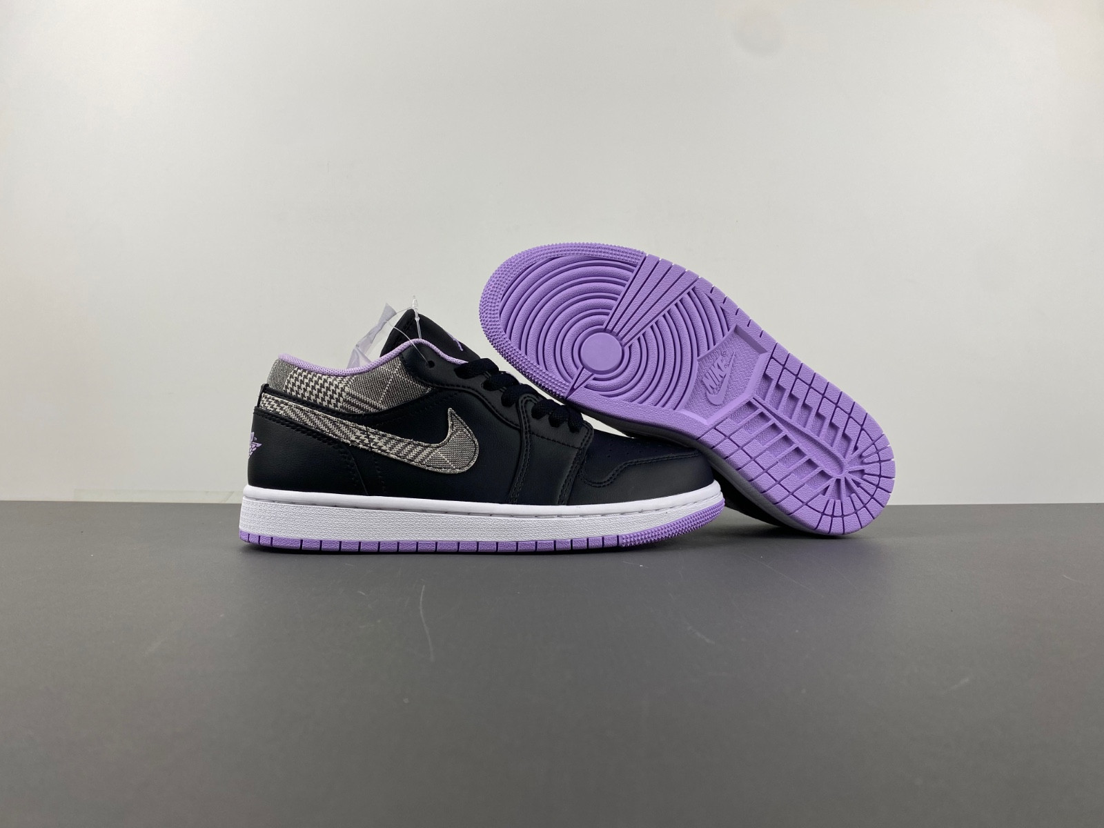 Air Jordan 1 Low SE ''Houndstooth'' DH0570-015