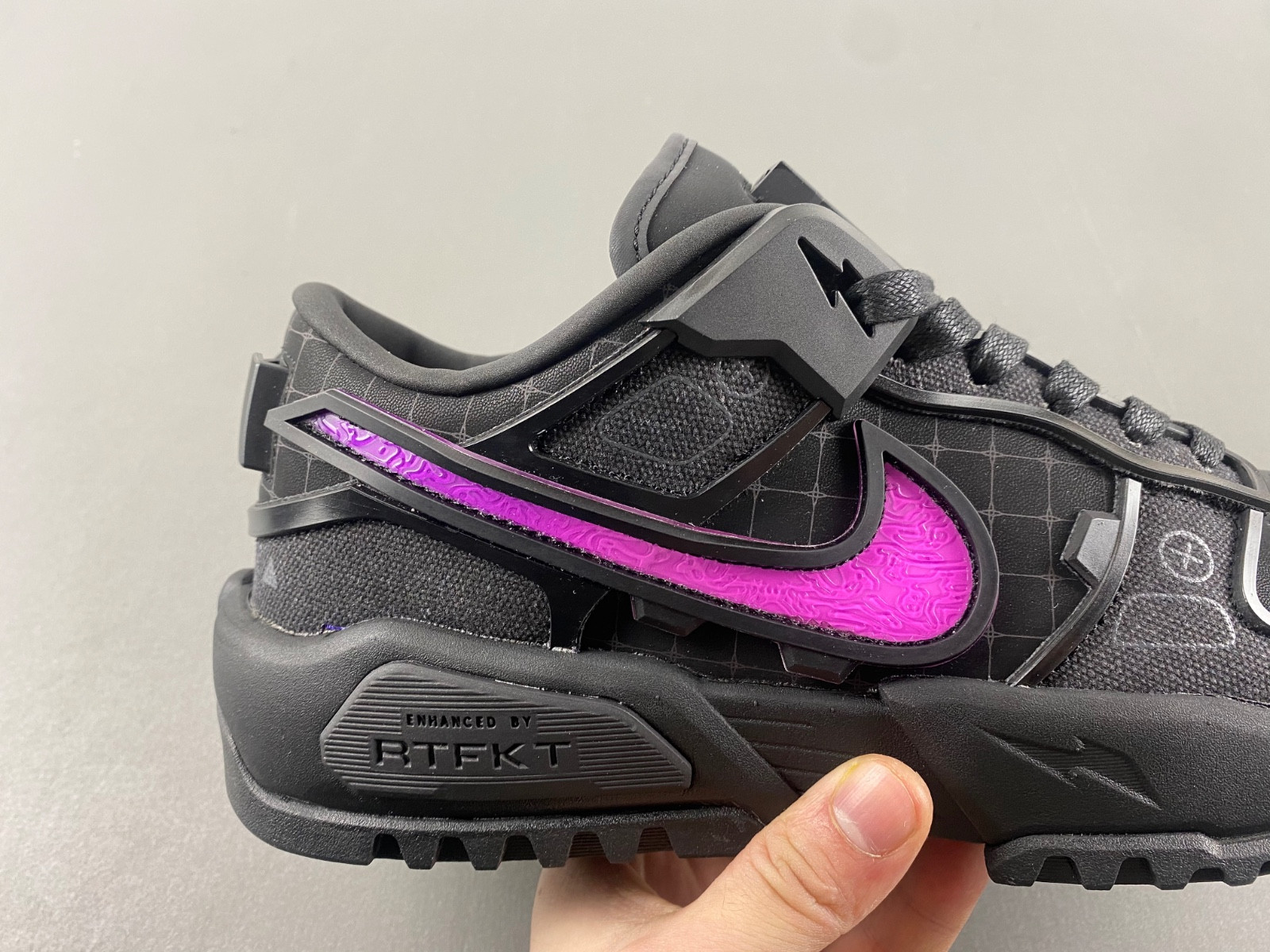 RTFKT x Dunk Genesis 