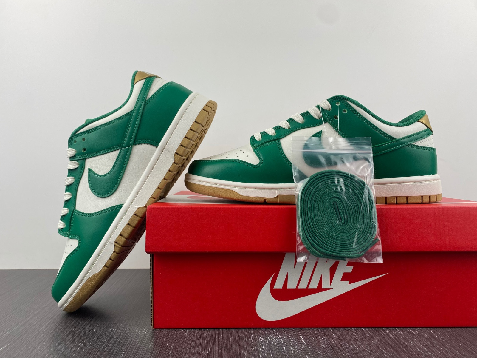nike dunk low "green/gold"