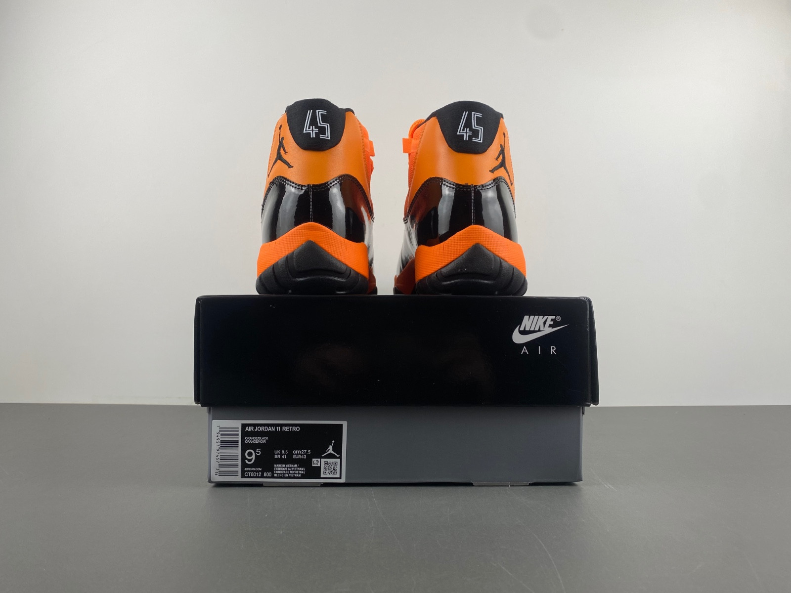 Air Jordan 11 Retro “orange Black”