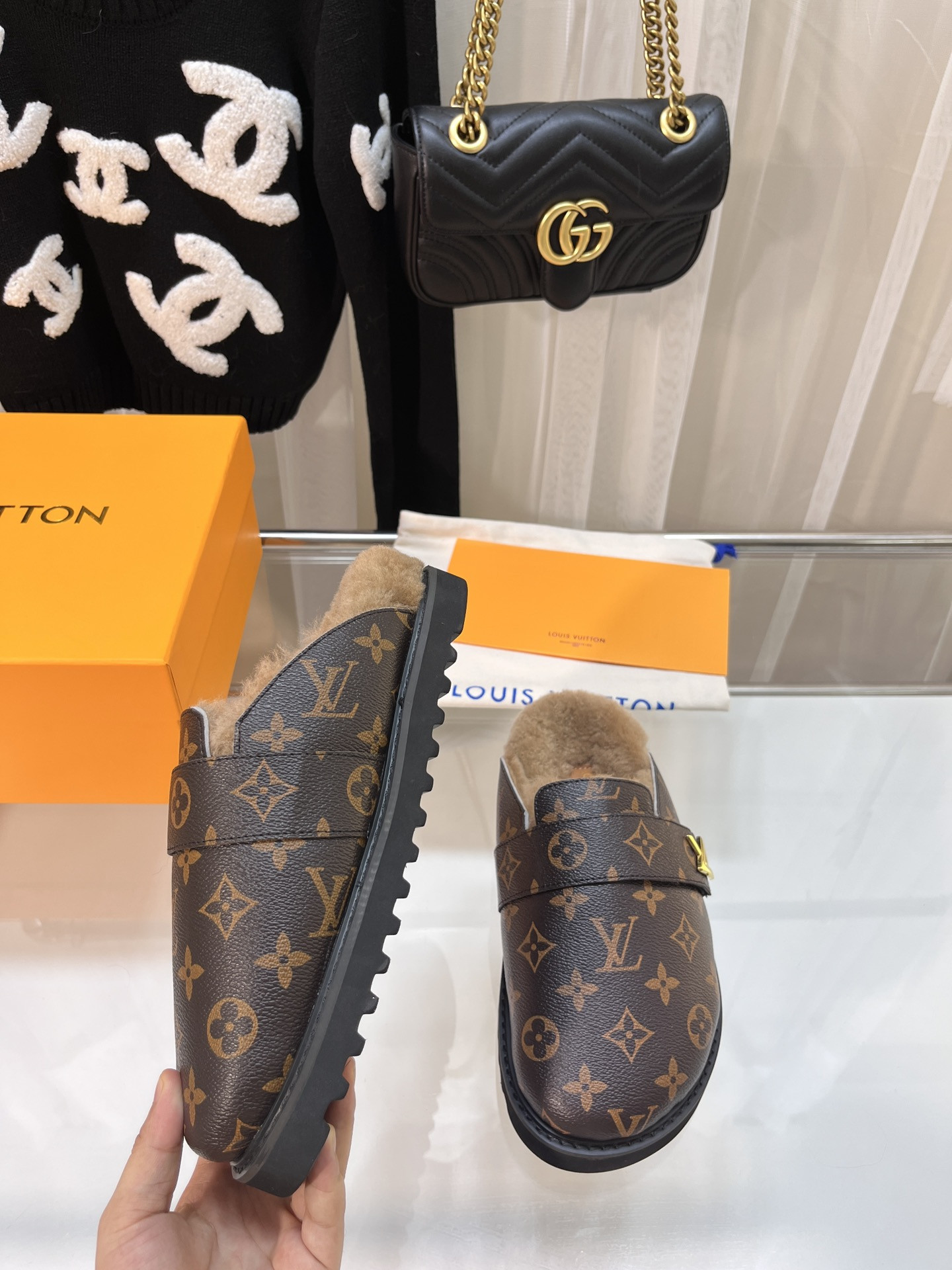 LVT SANDALS