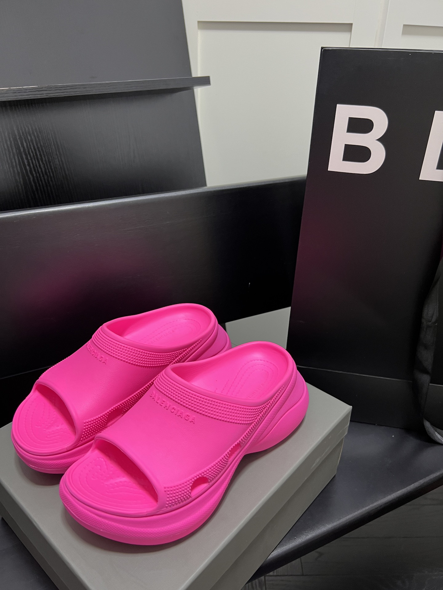 Ba1en*iaga slide