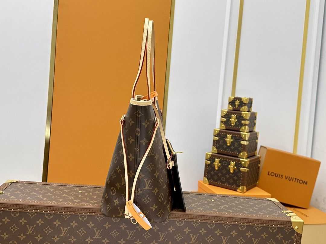 LVT PURSE MM