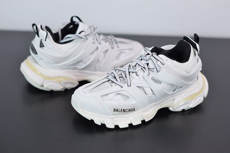 bc track sneaker