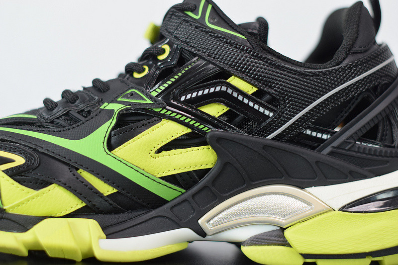 bc track sneaker