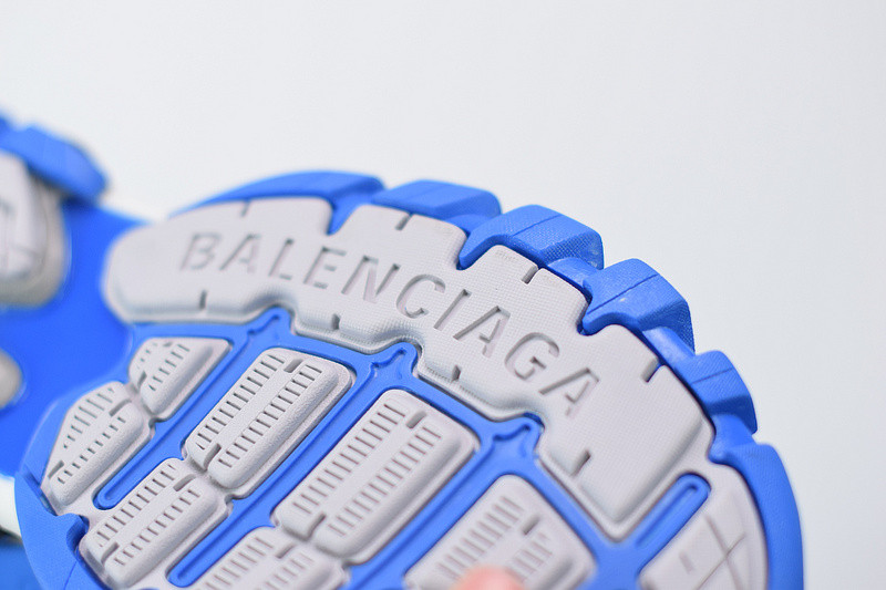 bc track sneaker