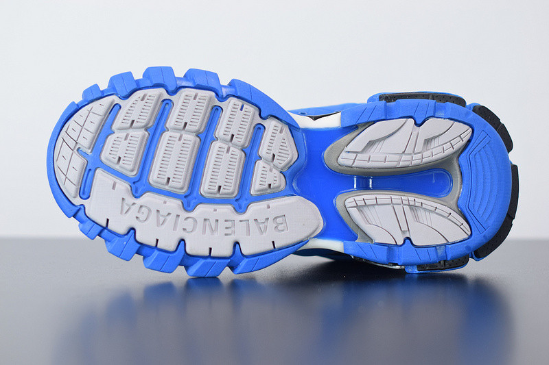 bc track sneaker
