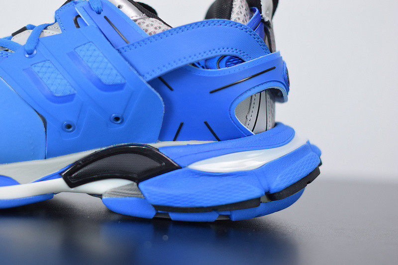 bc track sneaker