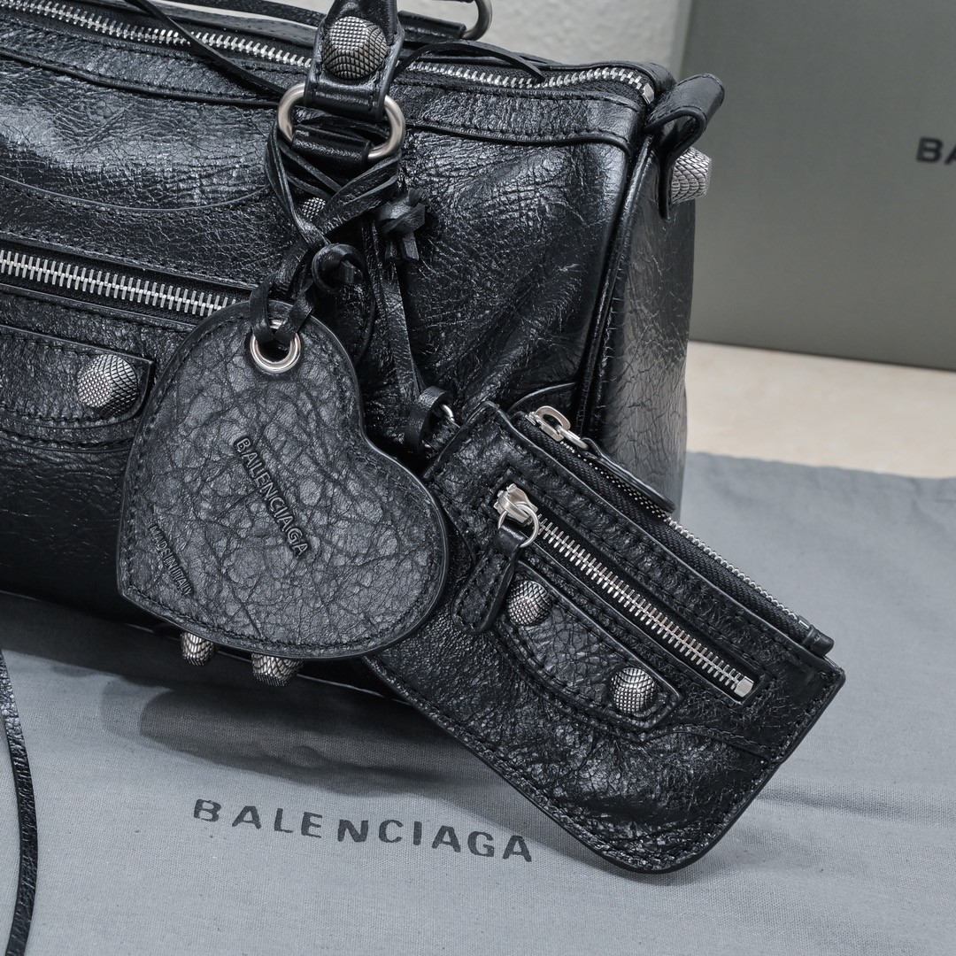 Ba1en*iaga purse