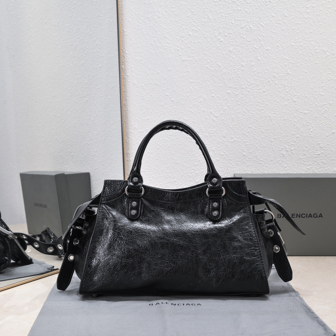Ba1en*iaga purse
