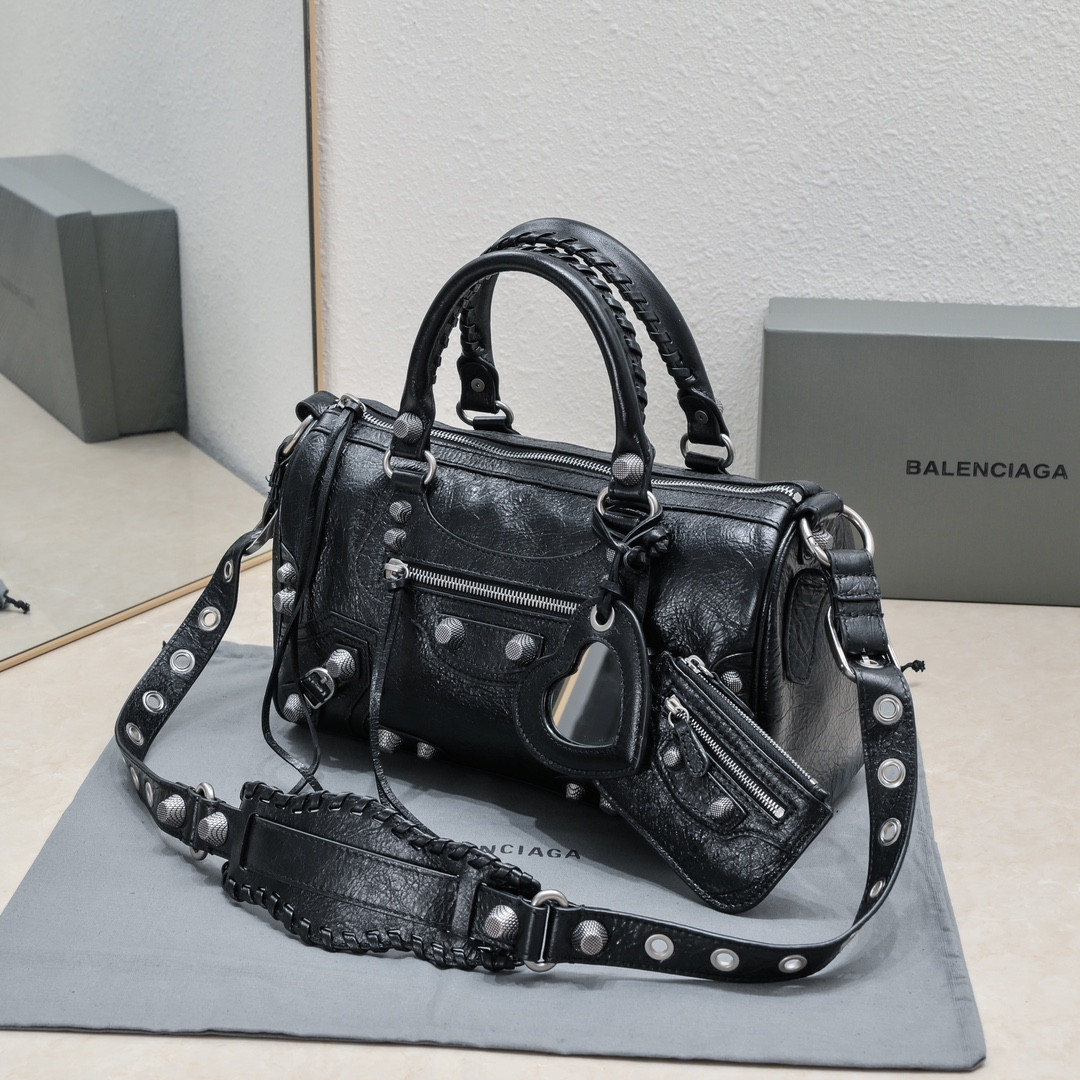 Ba1en*iaga purse
