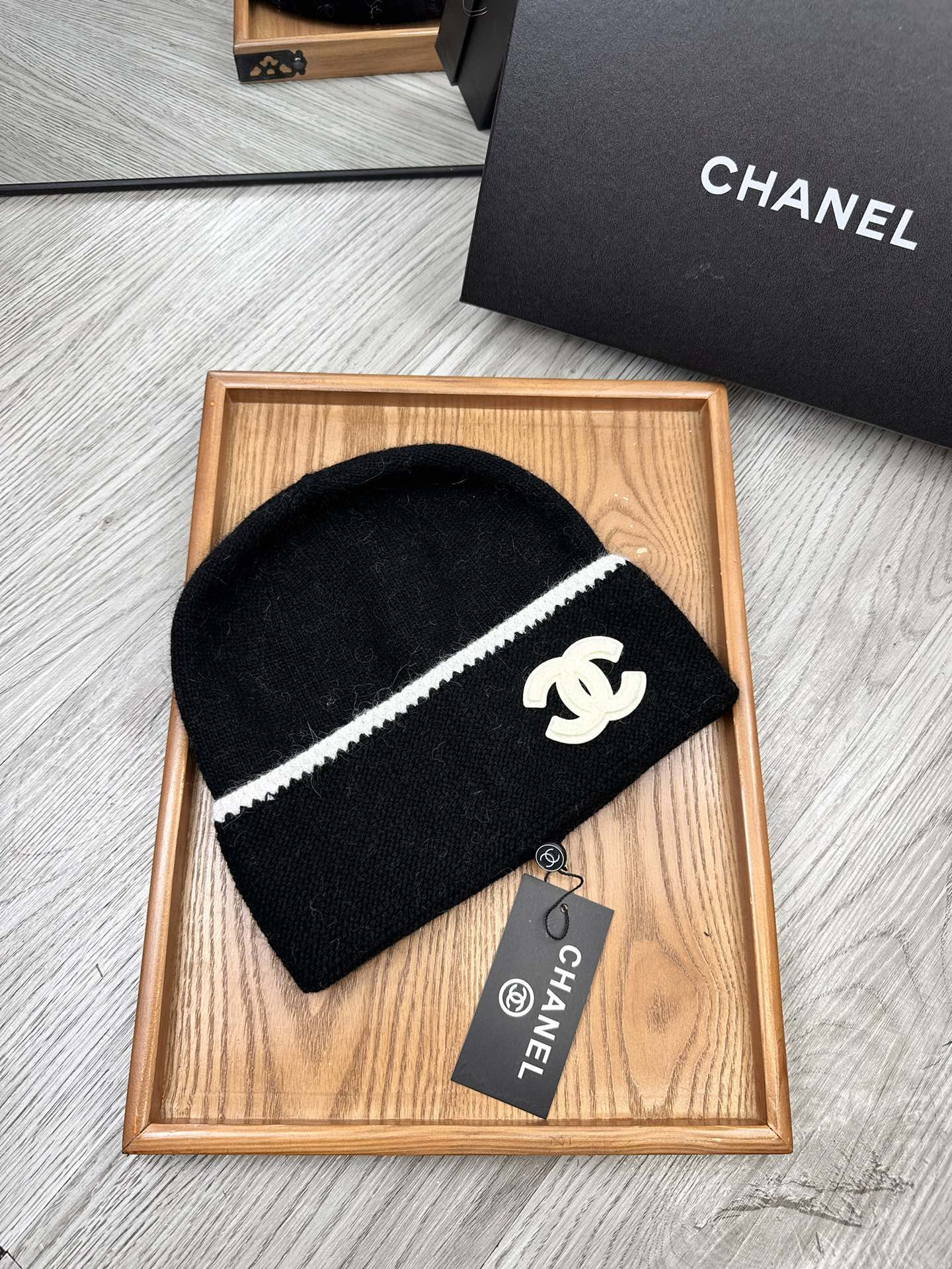 C hat