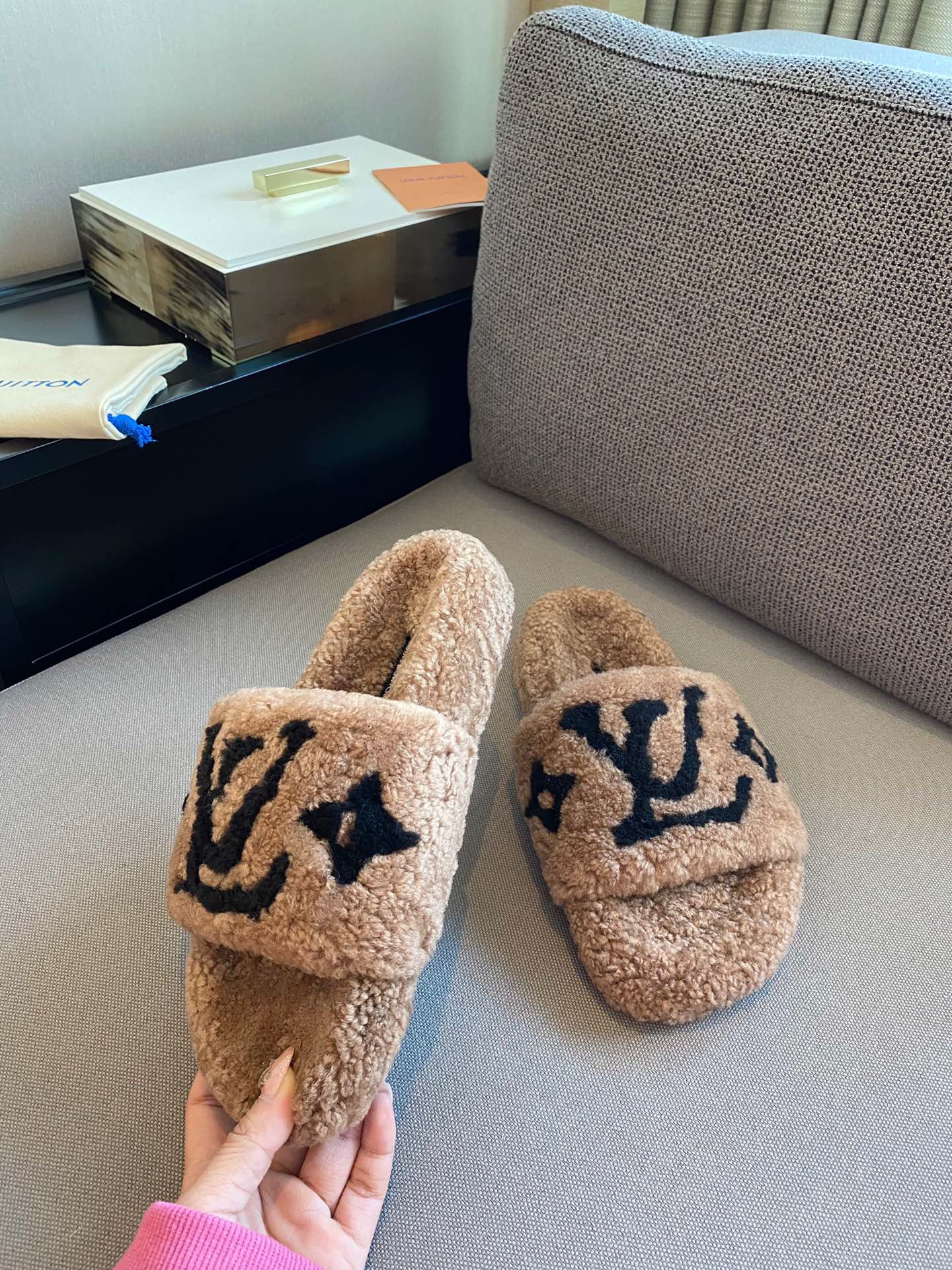 lvt sandals