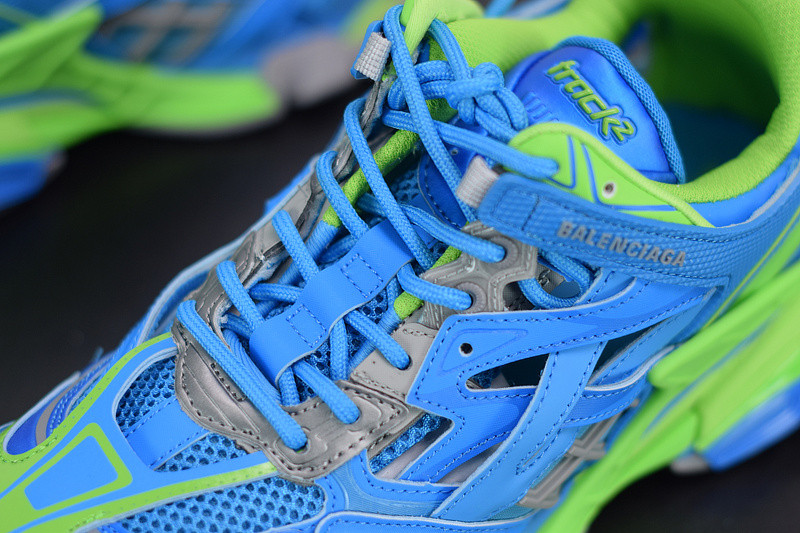 bc track sneaker