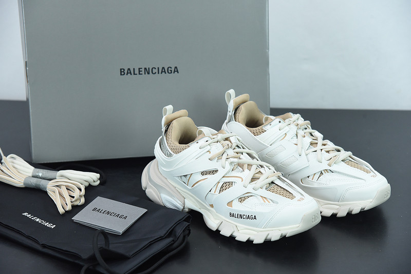 bc track sneaker