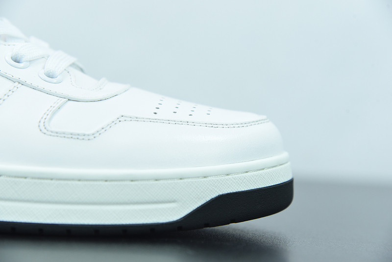 pr sneaker