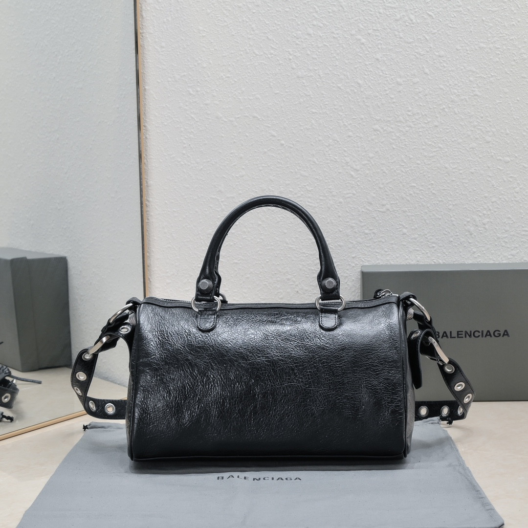 Ba1en*iaga purse
