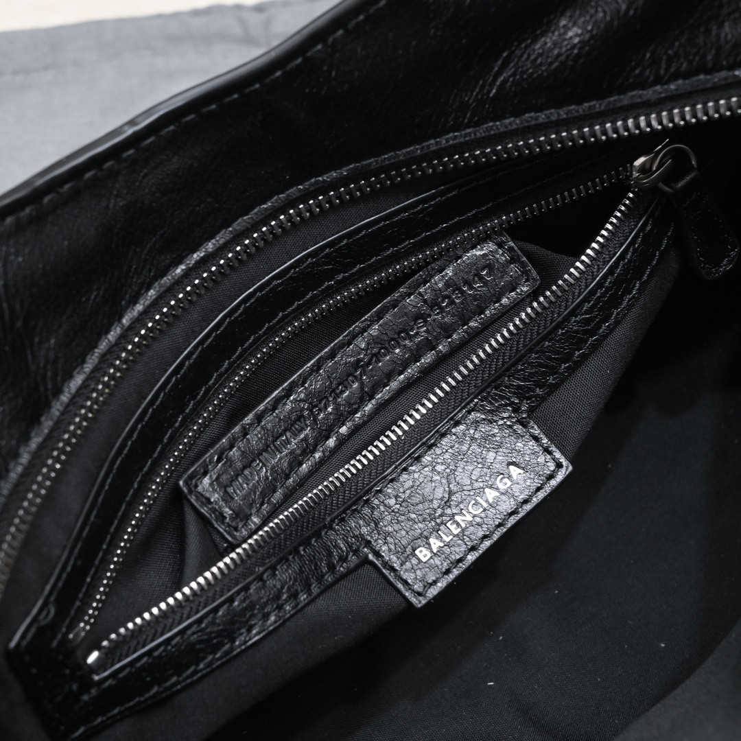 Ba1en*iaga purse