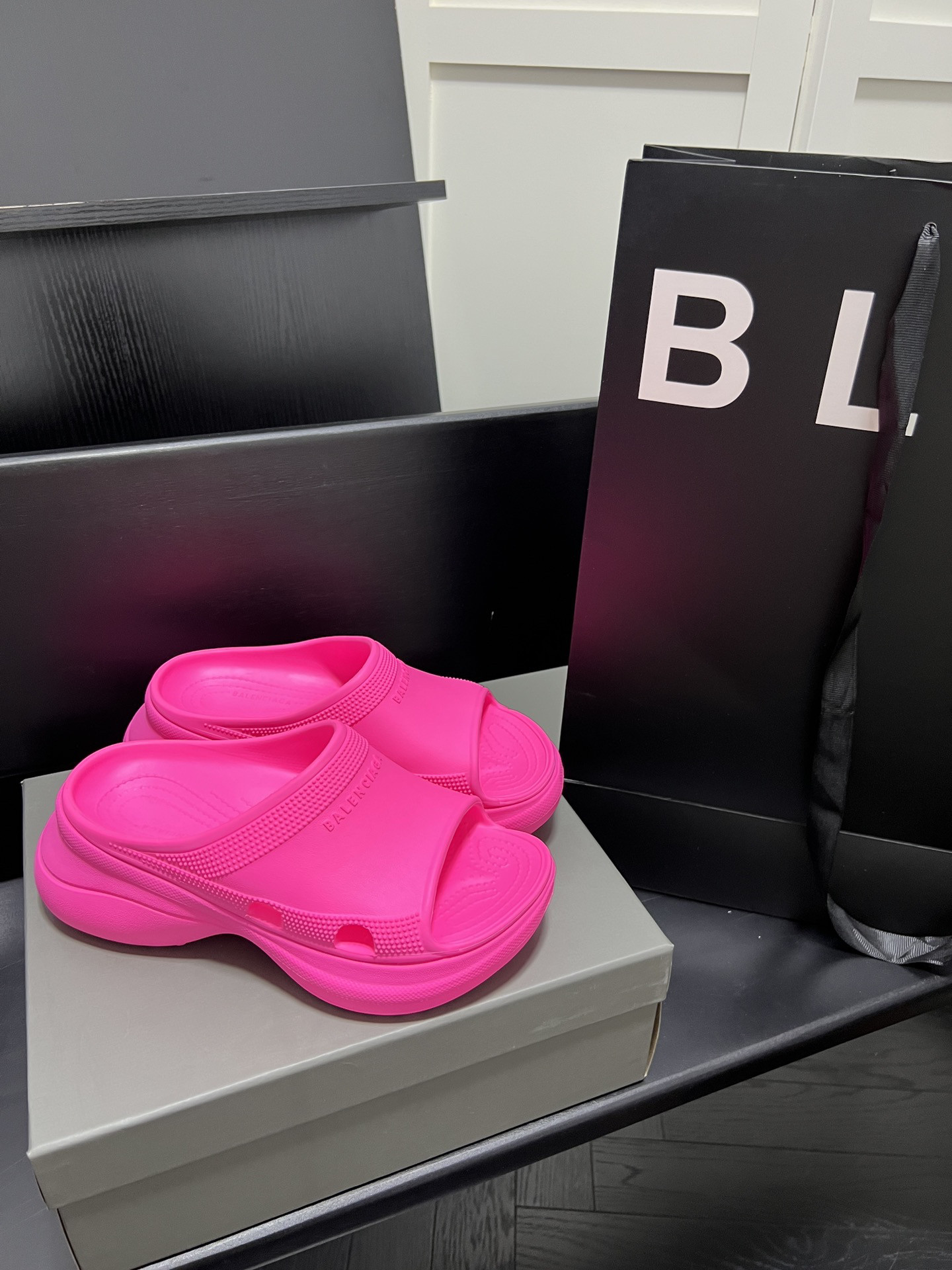 Ba1en*iaga slide