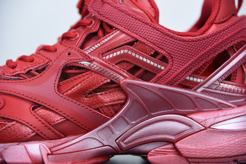 bc track sneaker