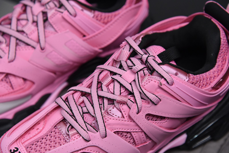 bc track sneaker