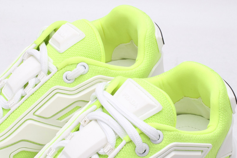 pr sneaker