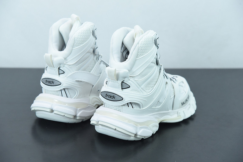 bc track sneaker