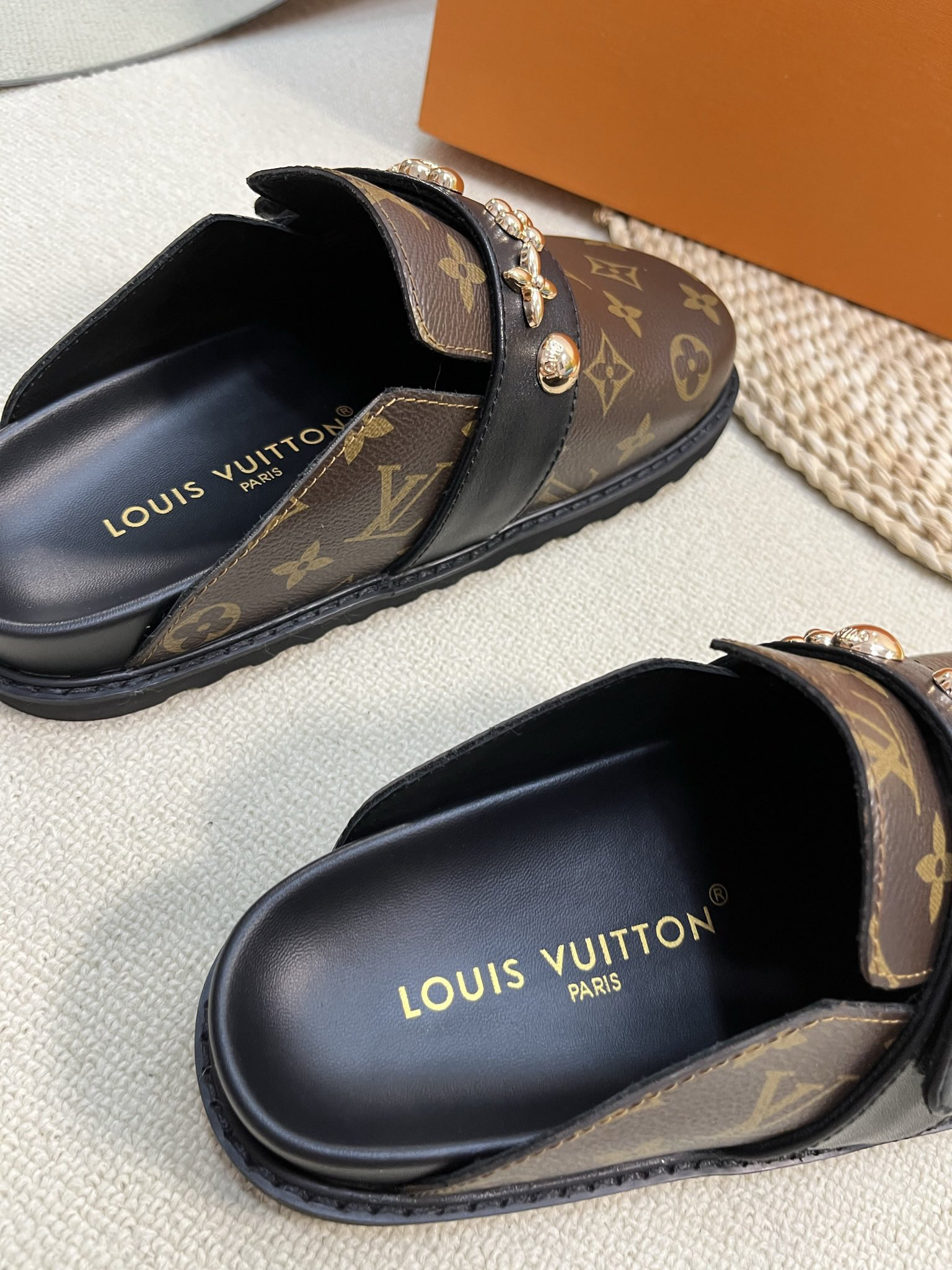 LVT SANDALS