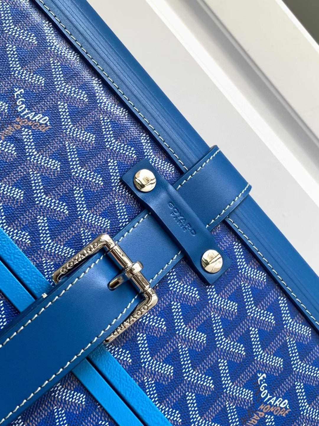 G09ard purse