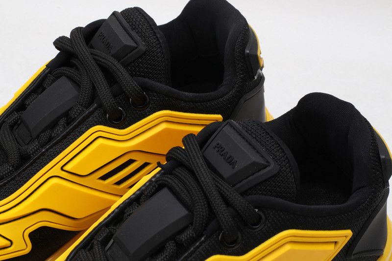 pr sneaker
