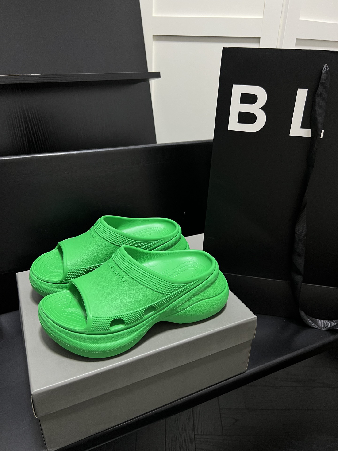 Ba1en*iaga slide
