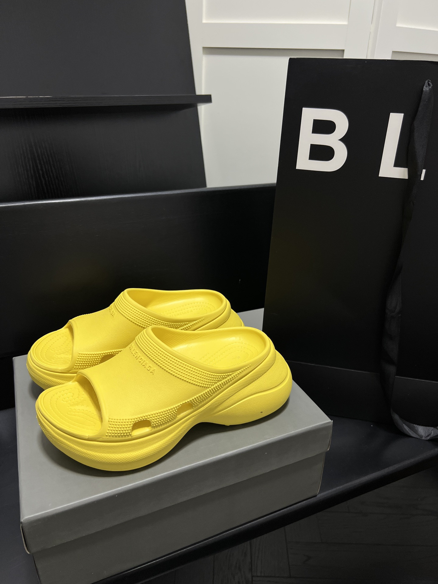 Ba1en*iaga slide