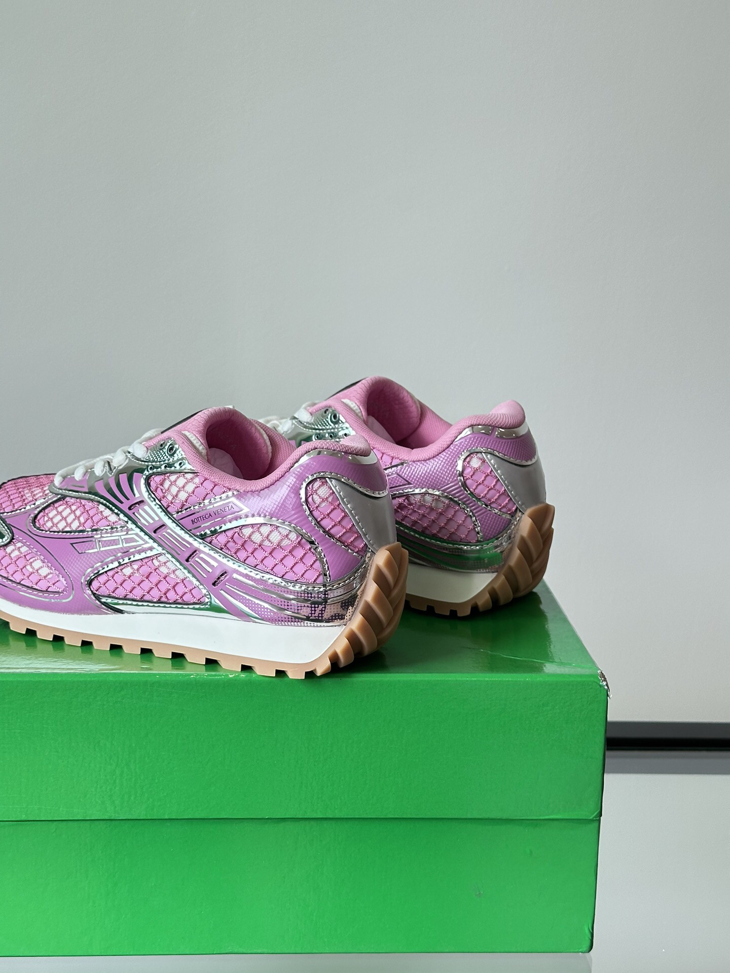 b0tt*ga Ven*ta orbit sneaker