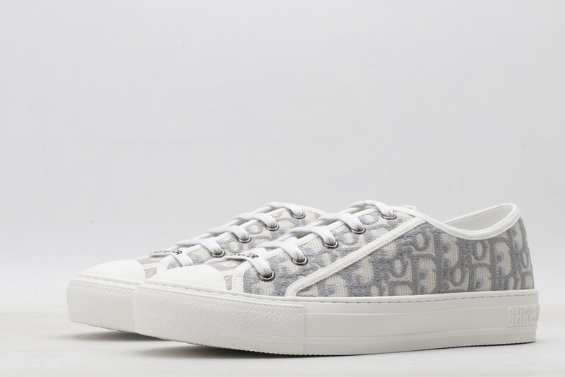 dio* x converse sneaker