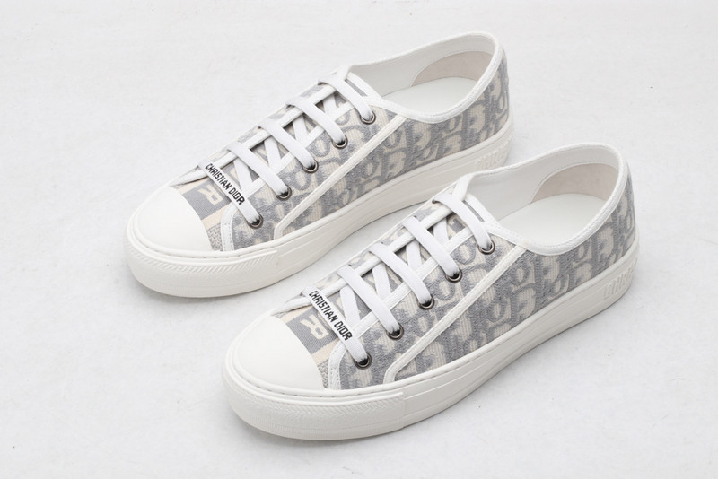 dio* x converse sneaker