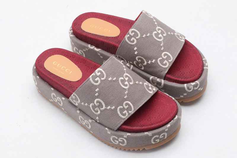 g*u*i sandals