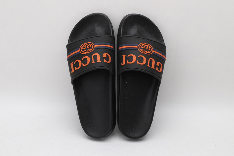 g*u*i sandals