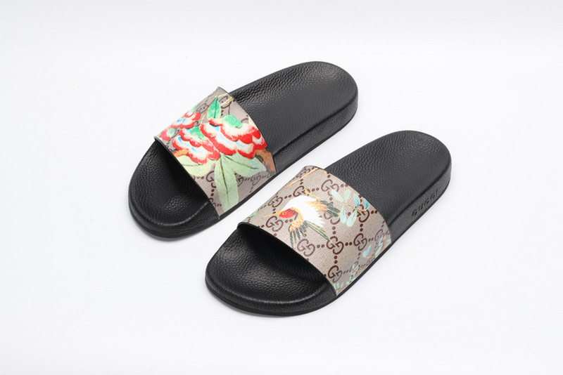 g*u*i sandals