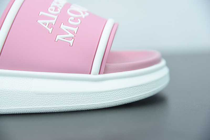 a1exa*der Mcqv*en slide