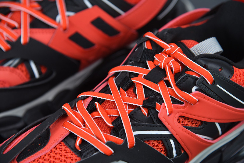 bc track sneaker