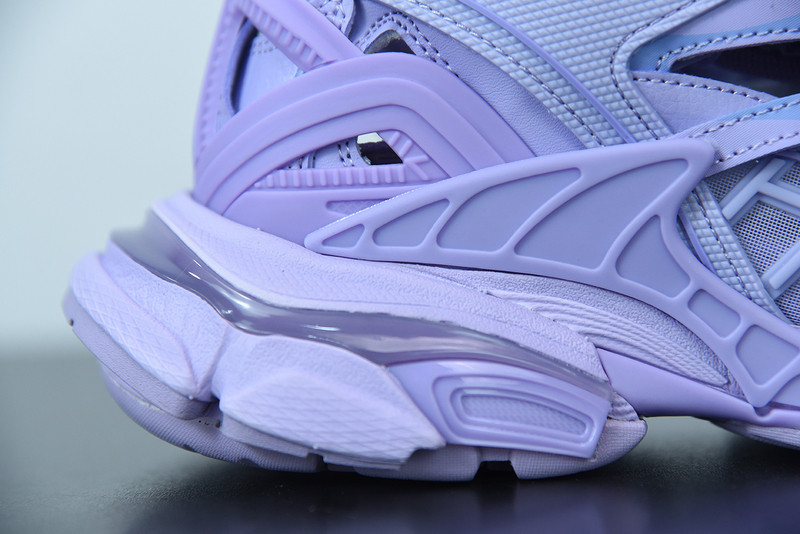 bc track sneaker