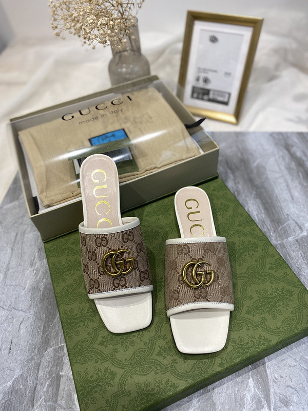 g*u*i sandals
